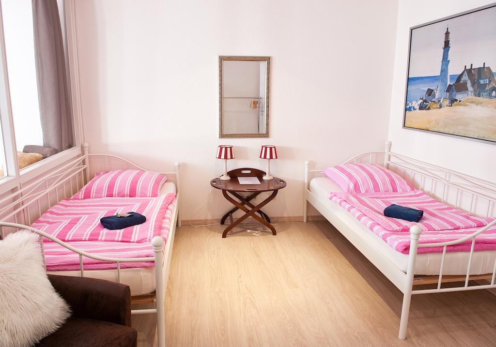 Heinsens Ellerbek Bed & Breakfast Bagian luar foto