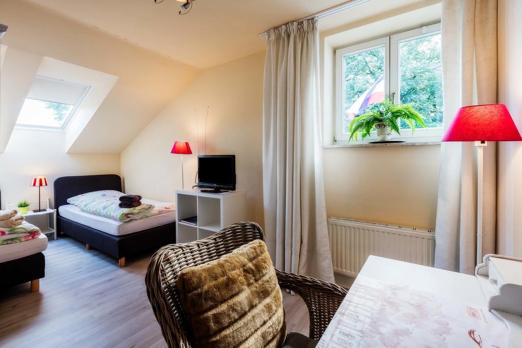 Heinsens Ellerbek Bed & Breakfast Bagian luar foto