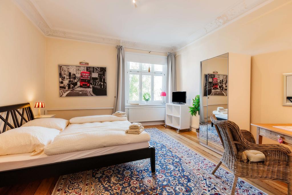 Heinsens Ellerbek Bed & Breakfast Bagian luar foto