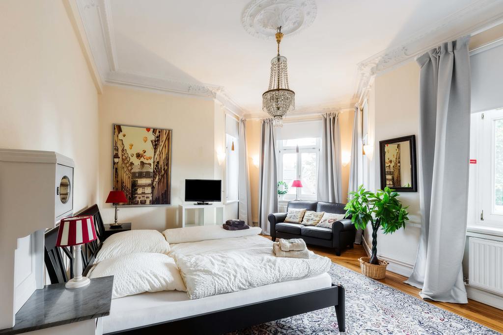 Heinsens Ellerbek Bed & Breakfast Bagian luar foto