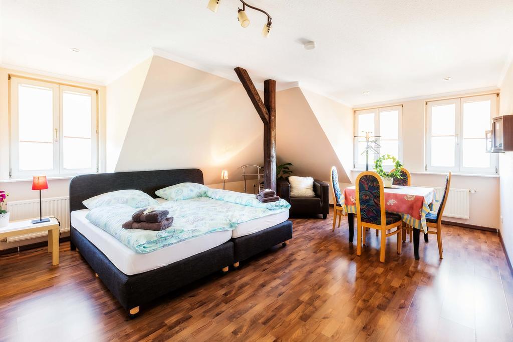 Heinsens Ellerbek Bed & Breakfast Bagian luar foto