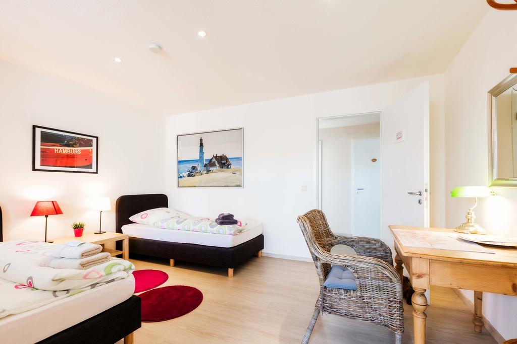 Heinsens Ellerbek Bed & Breakfast Bagian luar foto