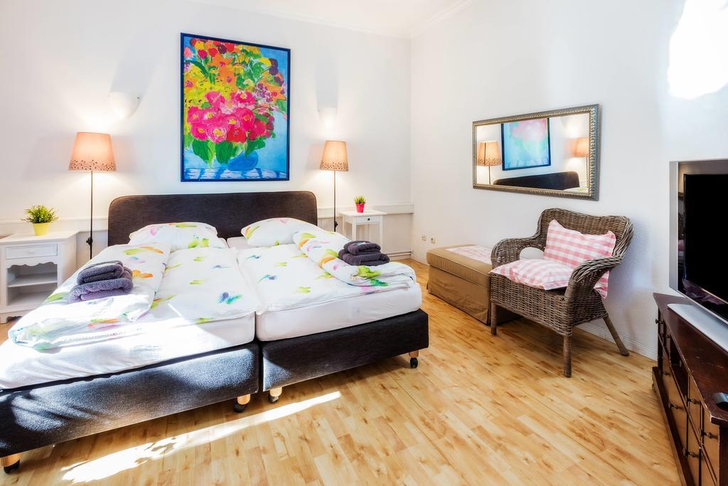 Heinsens Ellerbek Bed & Breakfast Bagian luar foto