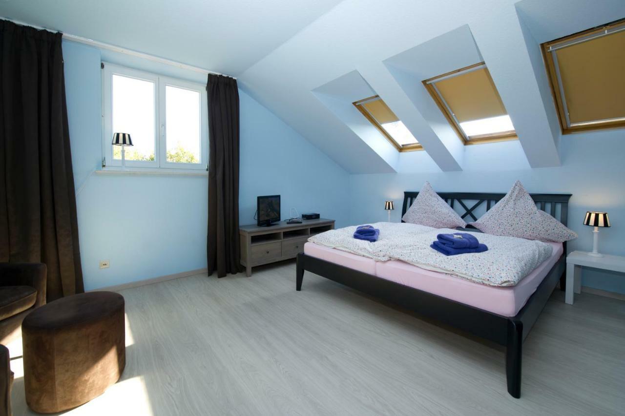 Heinsens Ellerbek Bed & Breakfast Ruang foto